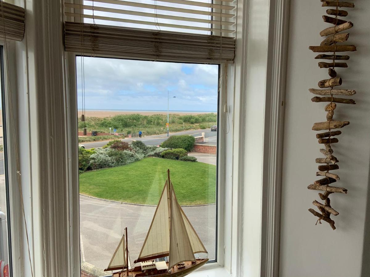 Beach Lookout - Sea Views Литам Сент Аннс Екстериор снимка